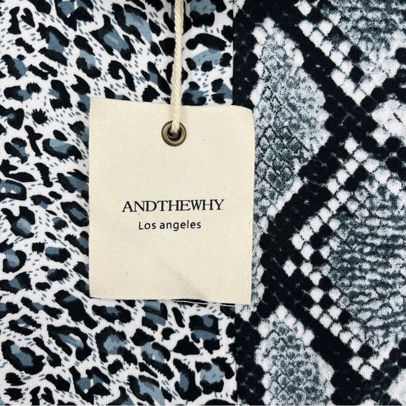 NWT Andthewhy Snakeskin Animal Print Thermal Sleeve Blouse Gray Black Size Small - Picture 5 of 7